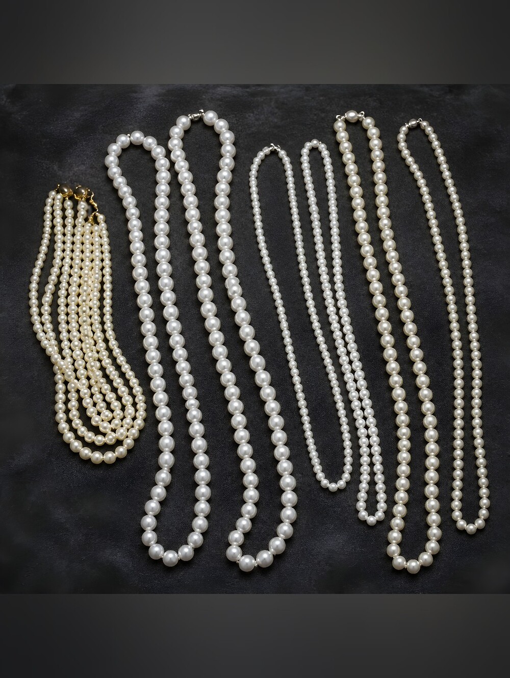 (1) - 7 acrylic Pearl Necklaces